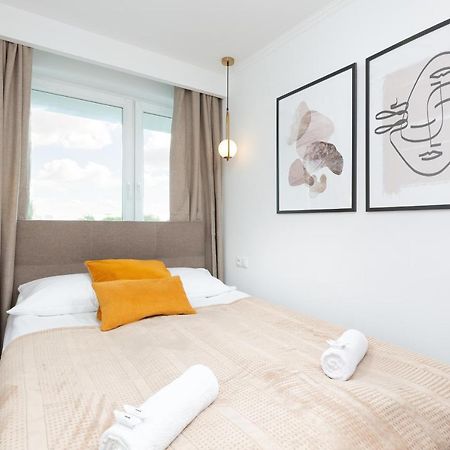 Metro Marymont Apartment By Noclegi Renters Warschau Buitenkant foto
