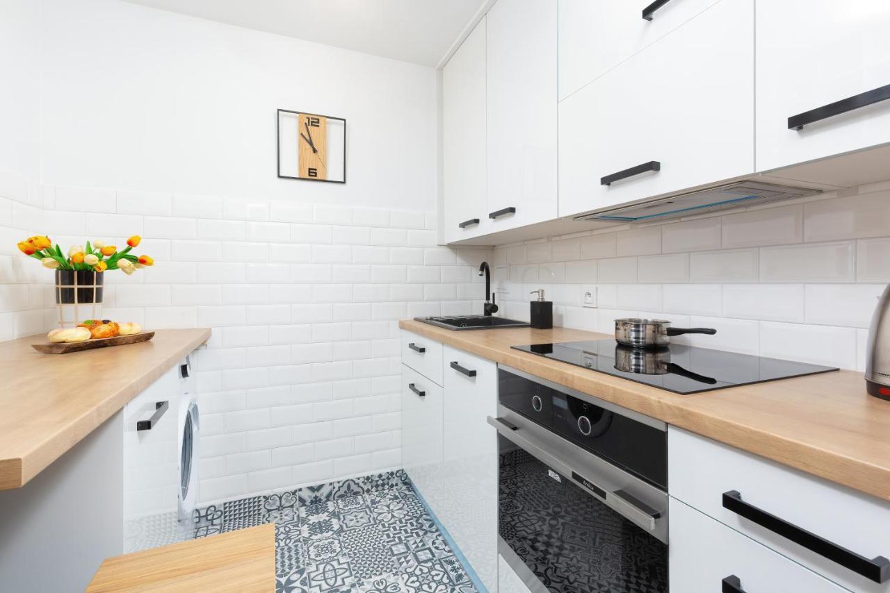 Metro Marymont Apartment By Noclegi Renters Warschau Buitenkant foto